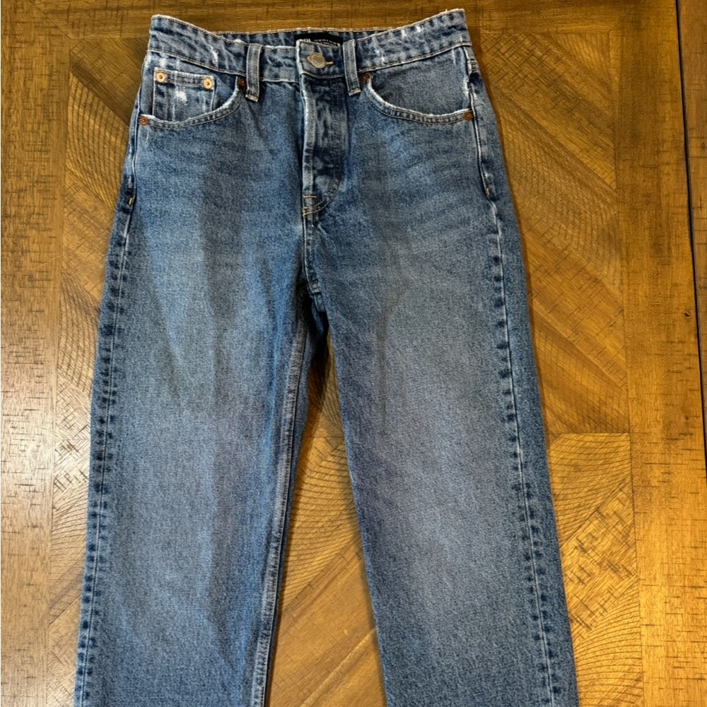 SOLD Zara Light Blue High Waist Crop 90’s Jean With Raw Hem Size 4 - Picture 5 of 14